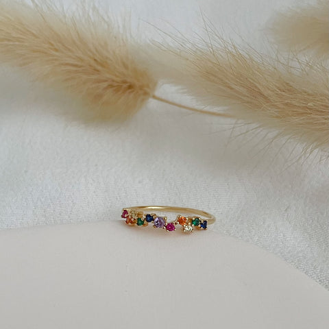 bague fine serti de zircons multicolores