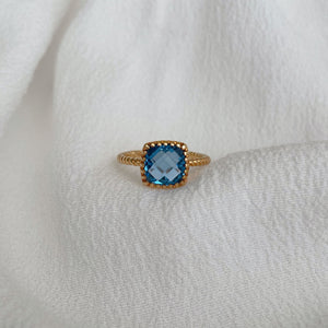 bague carrée cristal bleu