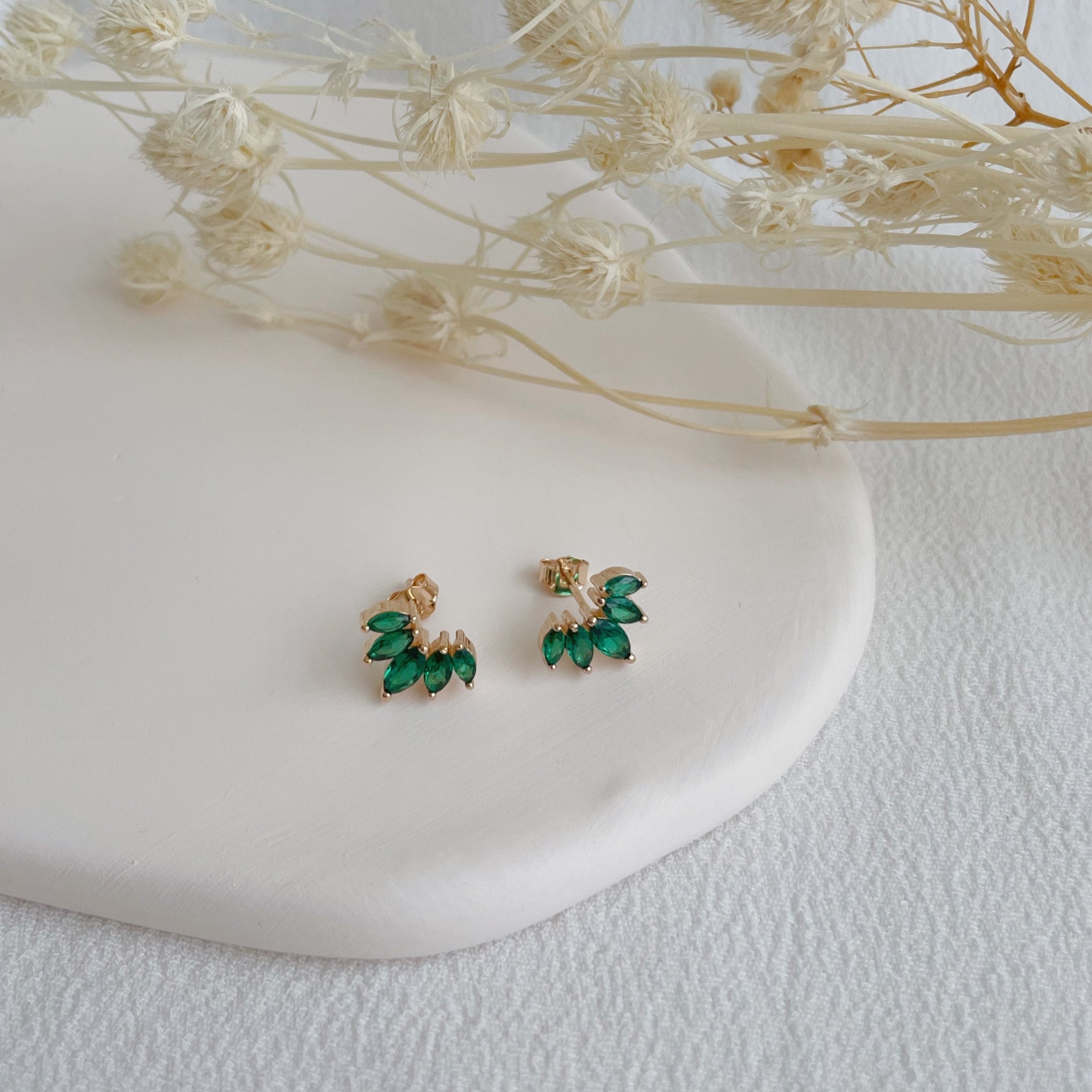 boucles d’oreilles feuilles vertes / puces d’oreilles