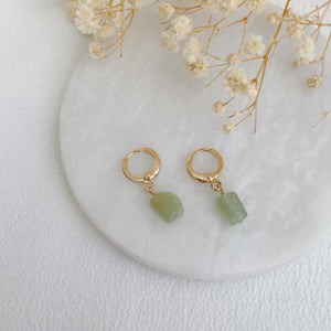 boucles d'oreilles mini créoles avec aiguë marine